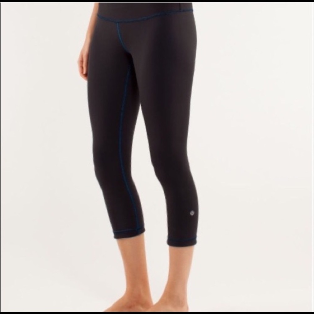 Lululemon Wunder Under Reversible purple/black